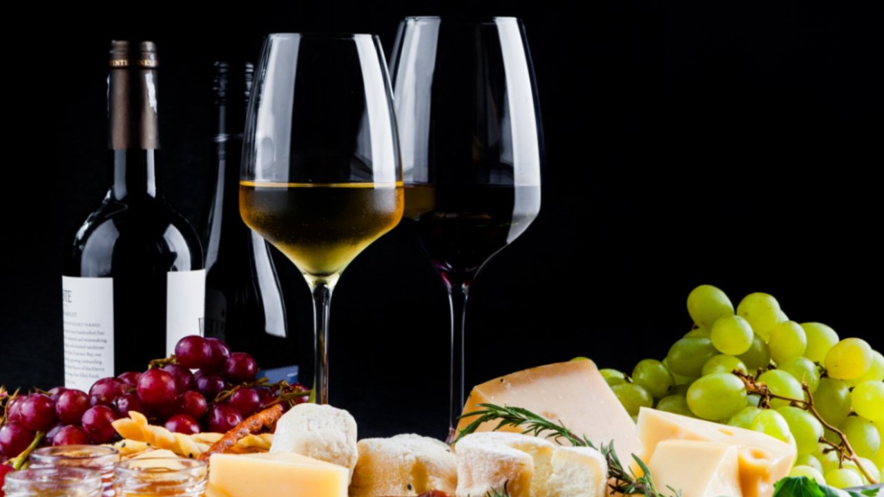 Rượu vang của vùng Val-de-Loire vô cùng nổi tiếng trên thế giới 
