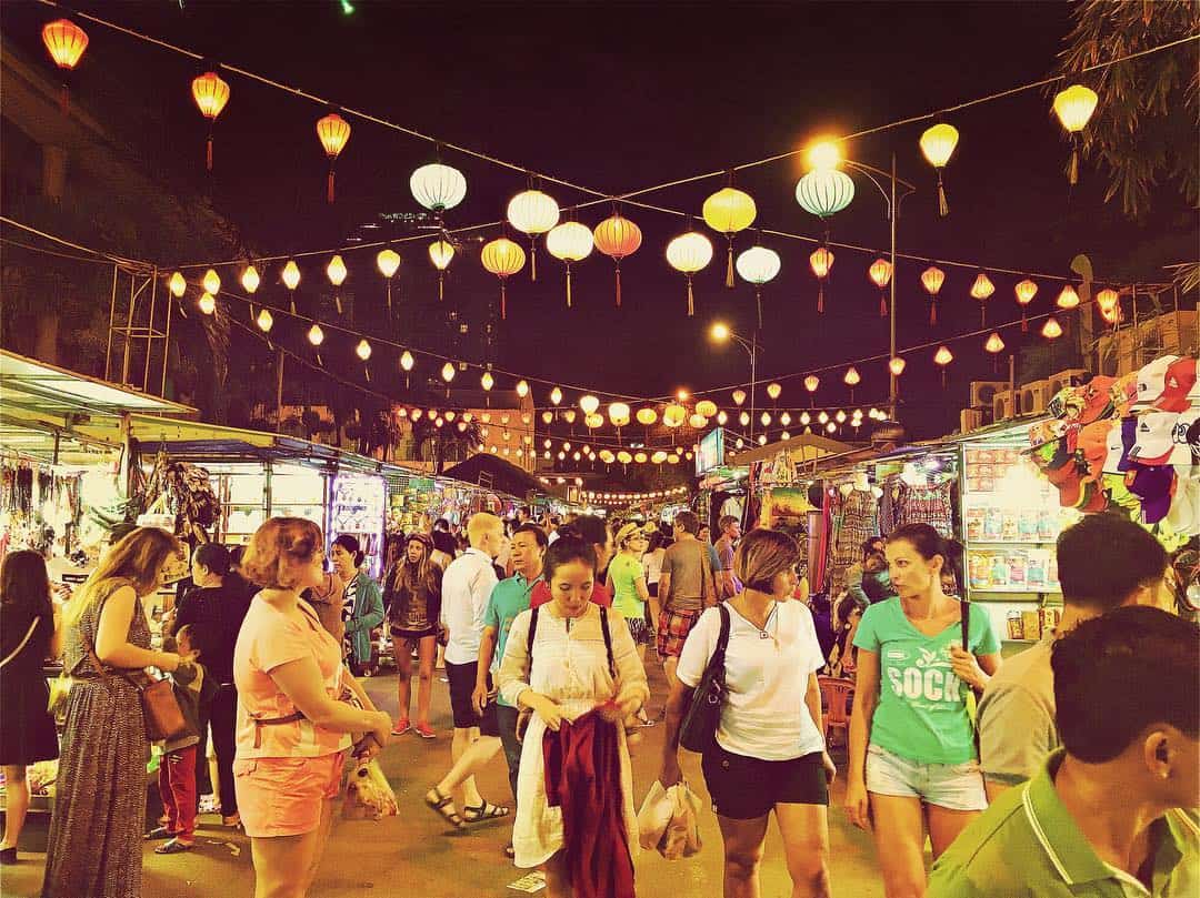 Khu chợ đêm nổi tiếng ở Nha Trang